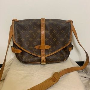 VINTAGE authentic Louis Vuitton medium Saddle Bag